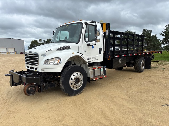 2014 Freightliner M2 106 4x2 Flatbed Truck