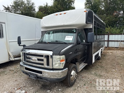 2015 Ford E-350 4x2 15-Seat Bus
