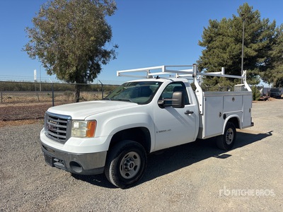 2009 GMC Sierra 2500HD 4x2 Utility Truck