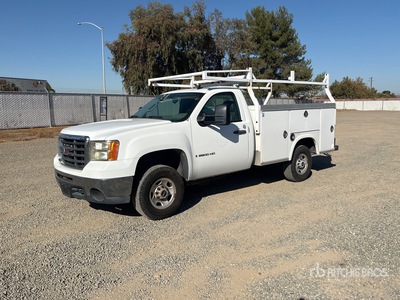 2009 GMC Sierra 2500HD 4x2 Utility Truck