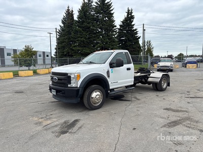 2017 Ford F-550 4x4 Camión transportador versátil