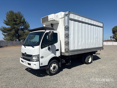 2017 Hino 710 4x2 Ciężarówka chłodnia
