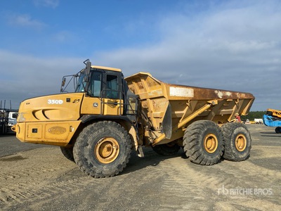 2005 John Deere 350D شاحنة قلابة مفصلية
