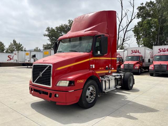 2017 Volvo VNM42T S/A Day Cab Truck Tractor