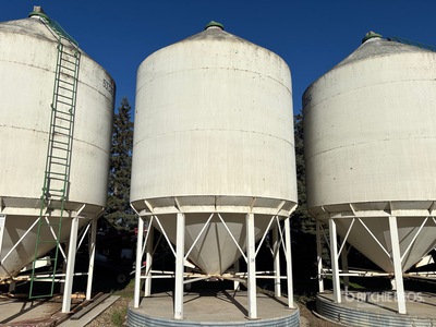 Stor-King +/- 2500 bu 3 Ring Smooth Wall Hopper Grain Bin