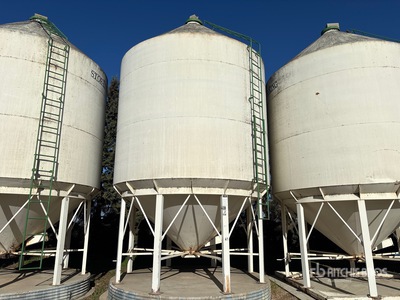 Stor-King +/- 2500 bu 3 Ring Smooth Wall Hopper Grain Bin