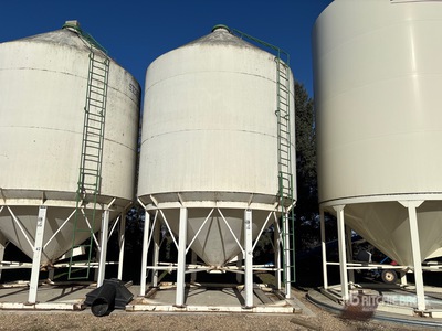 Stor-King +/- 2500 bu 3 Ring Smooth Wall Hopper Grain Bin