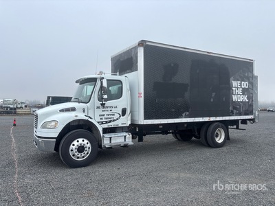 2010 Freightliner M2 4x2 Furgoneta caja cerrada