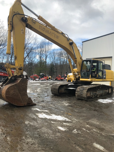 2012 Komatsu PC490LC-10 Track Excavator 2012 Komatsu PC490LC-10 Track Excavator