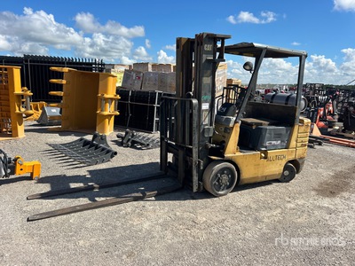 Cat CC25 Pneumatic Tire Forklift