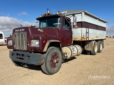 1988 Mack Econodyne R688ST 6x4 Grain Truck