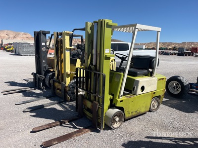 1980 Clark C500 5700 lb Cushion Tire Gabelstapler