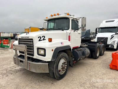 2000 Mack RD688S 6x4 T/A Day Cab Truck Tractor