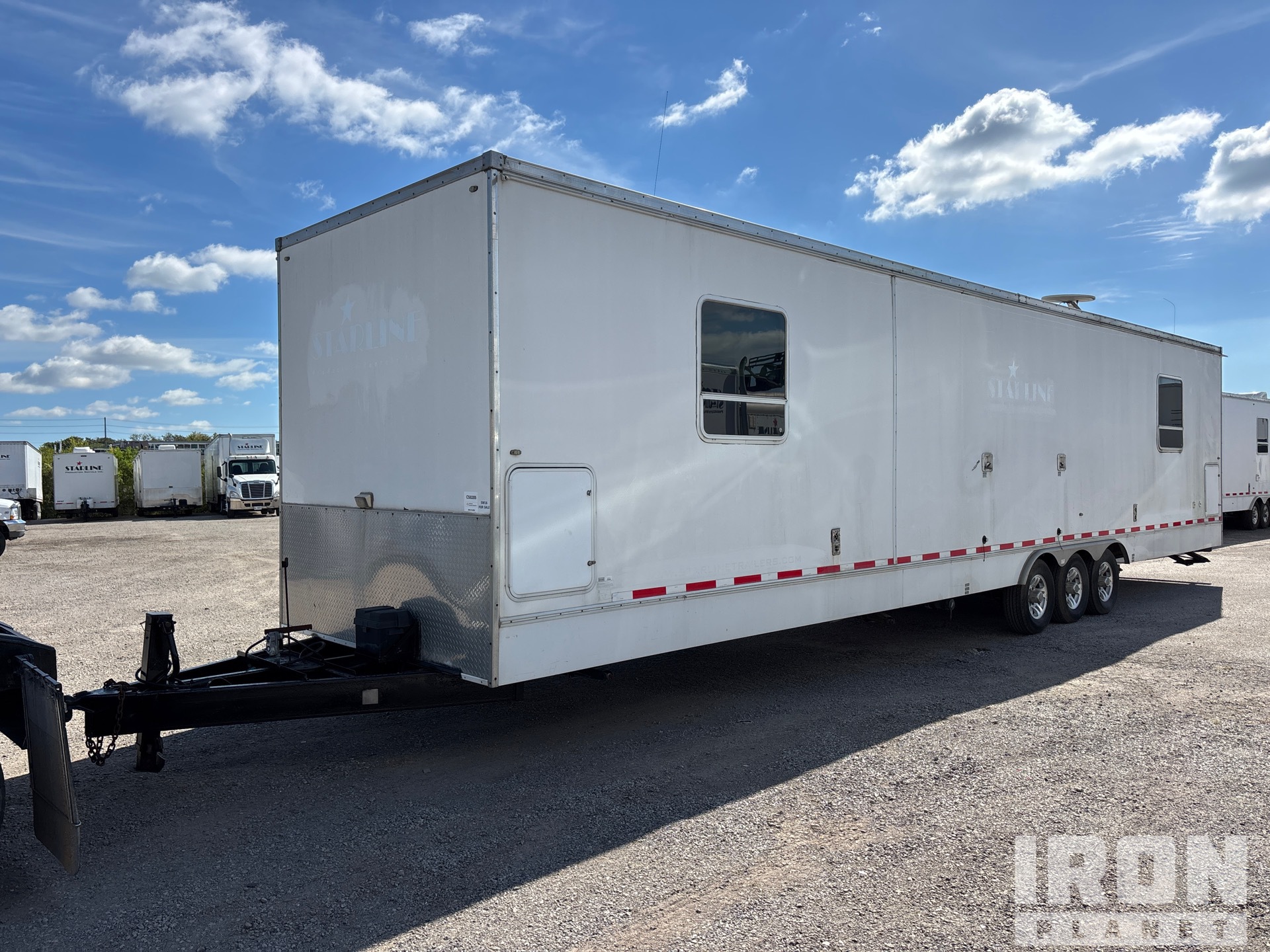 2013 Kuntry Kustom 40 Ft Tri/A 2 Room Star Wagon