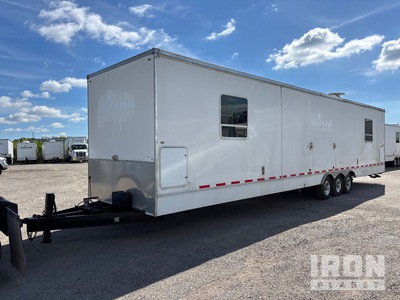 2013 Kuntry Kustom 40 Ft Tri/A 2 Room Star Wagon