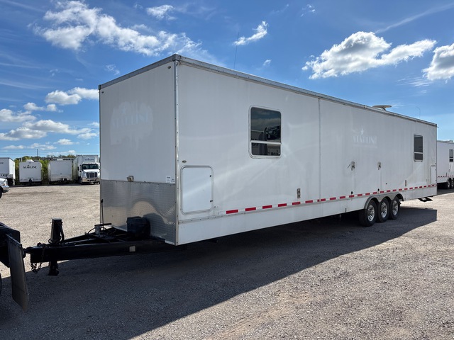 2013 Kuntry Kustom 40 Ft Tri/A 2 Room Star Wagon