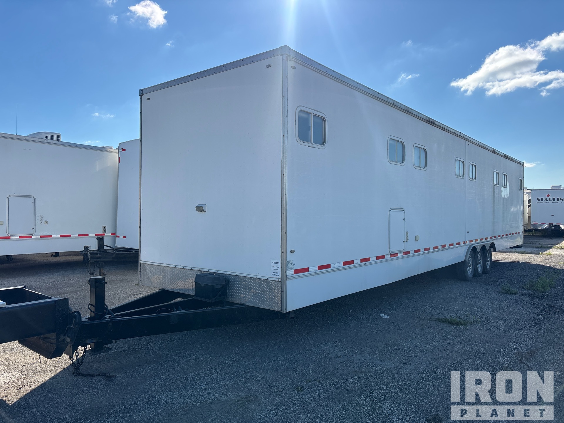 2014 Kuntry Kustom 43 Ft Tri/A 8 Room Star Wagon