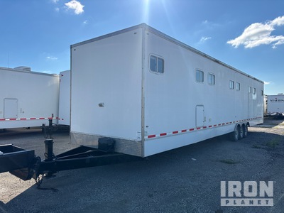 2014 Kuntry Kustom 43 Ft Tri/A 8 Room Star Wagon