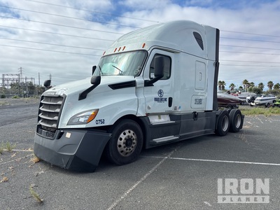 2020 Freightliner Cascadia 6x4 T/A Sleeper Truck Tractor