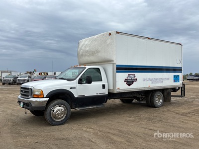 2000 Ford F-550 XLT 4x2 Furgoneta caja cerrada