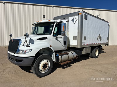 2015 International 4300 SBA 4x2 Kastenwägen