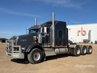 2014 Kenworth T800 8x6 Cabina con cuccetta per trattore stradale 3 assi