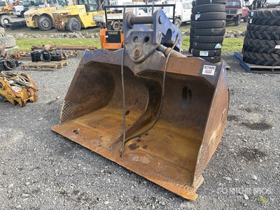 2100 mm Hydraulic Tilting エクスカベーター用バケット - Fits Cat 330