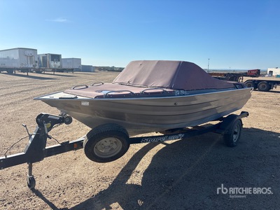 Marathon 19 ft Jet Boat (Inoperable)