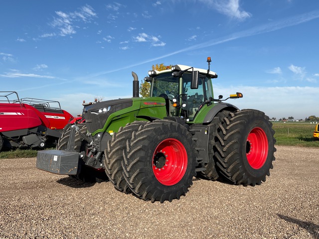 2021 (unverified) Fendt 1042 Vario 4WD Tractor