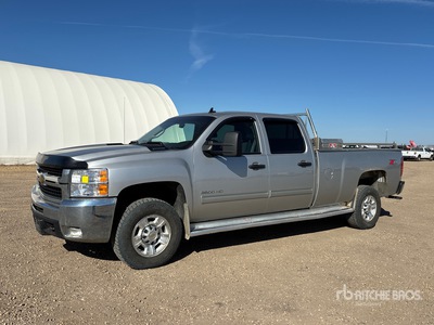 2010 Chevrolet Silverado 3500HD 4x4 Crew Cab Pickup