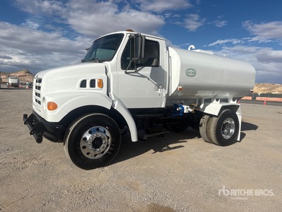 1999 Sterling L7501 2000 gal 4x2 Autocarro per acqua