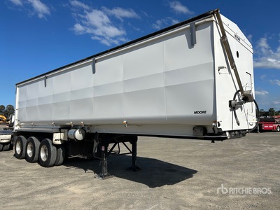 2022 Moore 9.8 m Tri/A End Dump Trailer