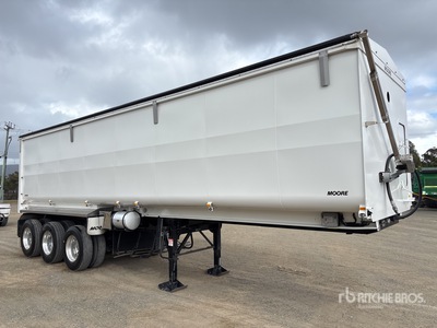 2022 Moore 9.8 m Tri/A End Dump Trailer