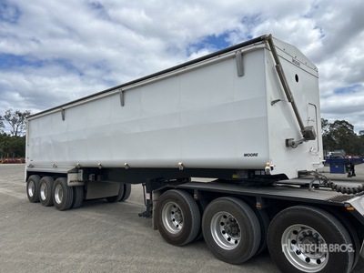 2023 Moore 10 m Tri/A End Dump Trailer