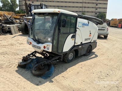 2003 Johnston 142A 101T Vacuum 道路清掃車 (Inoperable)