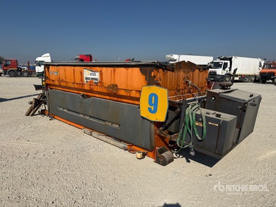 2007 Giletta UP4000 Salt Spreader