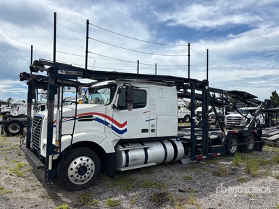 2017 Volvo VAH 6x4 Camión portavehiculos