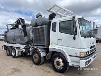 2010 Mitsubishi Fuso FS 500 8x4 Twin-Steer Camion excavateur par aspiration