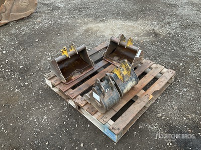 Quantity of (4) WHITES Digging Excavator Bucket