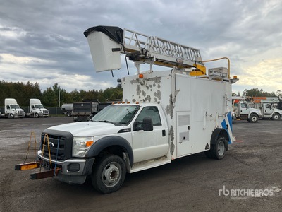 2012 Robert Hydraulic RH41 30 ft on 2012 Ford F-550 XL 4x2 Bucket Truck