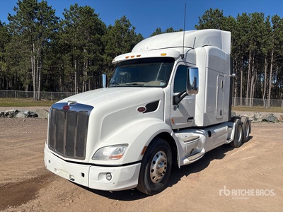 2015 Peterbilt 579 6x4 3- Achs Sattelzugmaschine mit Schlafkabine
