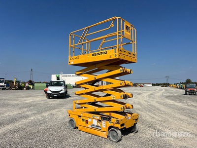 2016 Haulotte Compact12 Electric Scissor Lift