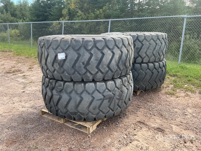 Quantity of (4) Triangle TB517 23.5R25 Loader Tires