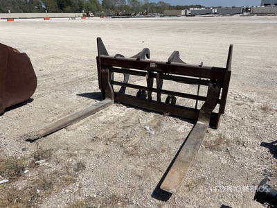 Cat 69 in Fourches pour chargeuses sur pneus