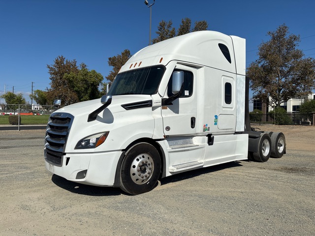 2022 Freightliner Cascadia 126 6x4 T/A Sleeper Truck Tractor