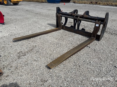 Cat 96 in Wheel Loader Forks