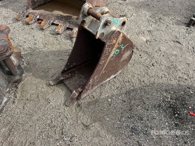 2016 Volvo EC25BKT12 12 in Digging دلو حفارة
