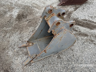 2016 Volvo EC25BKT12 12 in Digging Excavator Bucket
