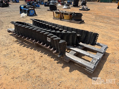 Pair of Solideal Heavy Duty Rubber Tracks