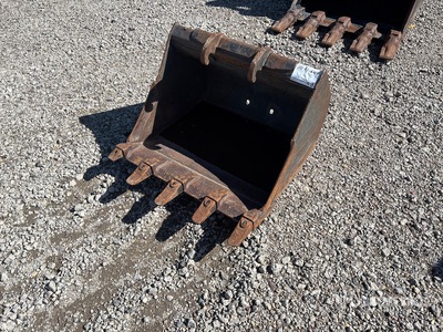 38 in Digging Excavator Bucket